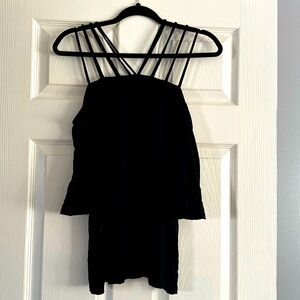 Off the shoulders, 3/4 sleeve shirt